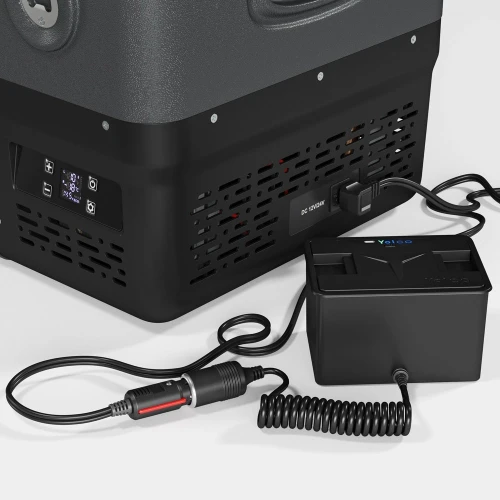 Lodówka Yolco DX30 Grey podłączona do adaptera akumulatorowego DSC1B