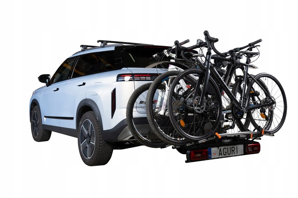 Aguri Active Bike PRO 2 czarny zamontowany na SUV-ie z dwoma rowerami górskimi - Sklep motozebra