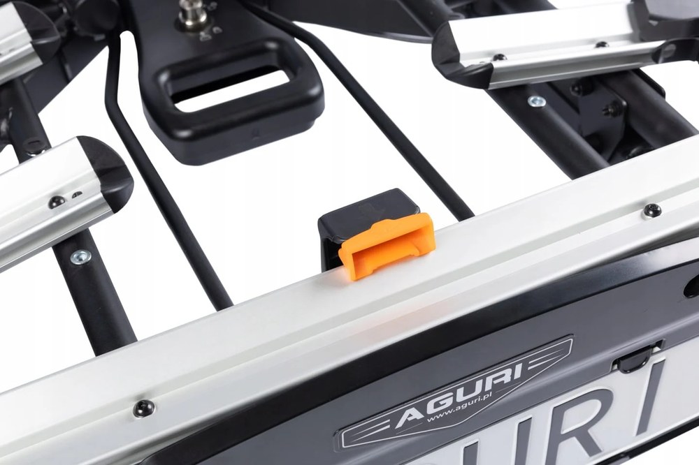 Aguri Active Bike PRO 3 srebrny – detal płóz i systemu pasów mocujących koła - Sklep motozebra