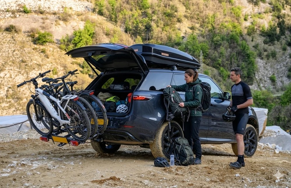 MENABO ORBIT 3 na haku SUV-a — transport rowerów i boxu na rodzinny wyjazd - Sklep motozebra
