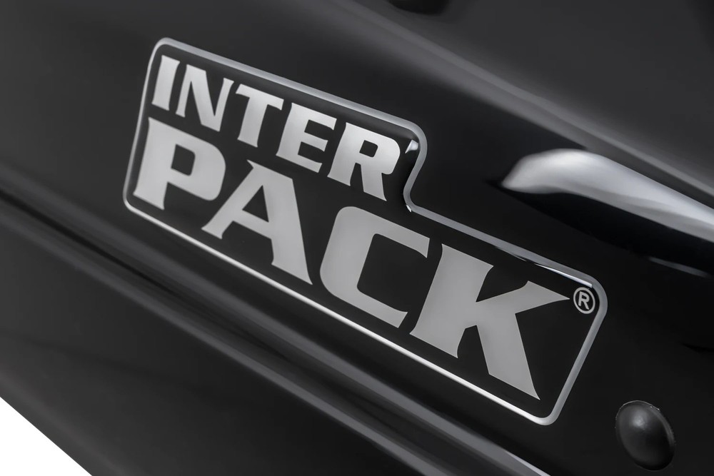 Box dachowy Inter Pack Monsun PRO M czarny metalik - 470L – zbliżenie na panel sterowania zamkiem od wewnątrz, widok na rygiel boczny