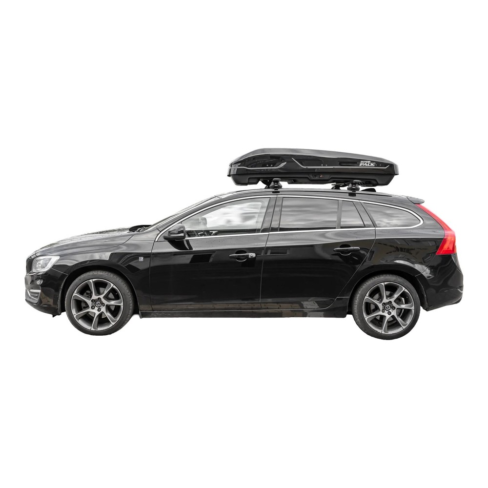 Box dachowy Inter Pack Monsun PRO M czarny metalik - 470L – box na dachu samochodu, widok 3/4 z tyłu pojazdu w terenie