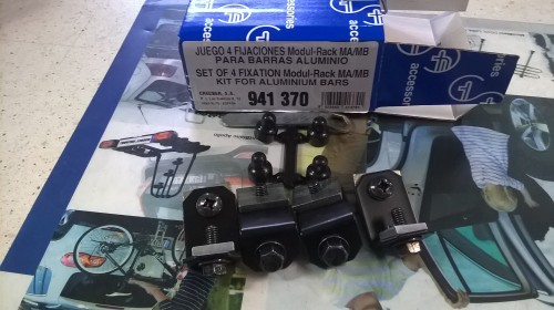 Przejdź do produktu CRUZ Wsuwki do montażu kosza Alu-rack do belek alu