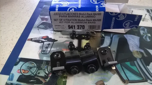CRUZ Wsuwki do montażu kosza Alu-rack do belek alu