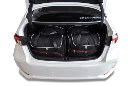 Przejdź do produktu Torby do bagażnika Toyota Corolla Limousine XII (E21) 2019+ – zestaw KJUST AERO 4 szt., 7041027