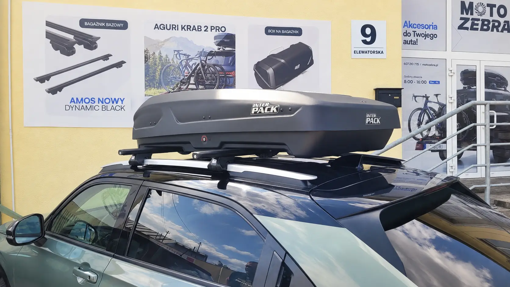 Honda HR-V z zamontowanym: Box dachowy Inter Pack Monsun - Sklep motozebra – ujęcie 3