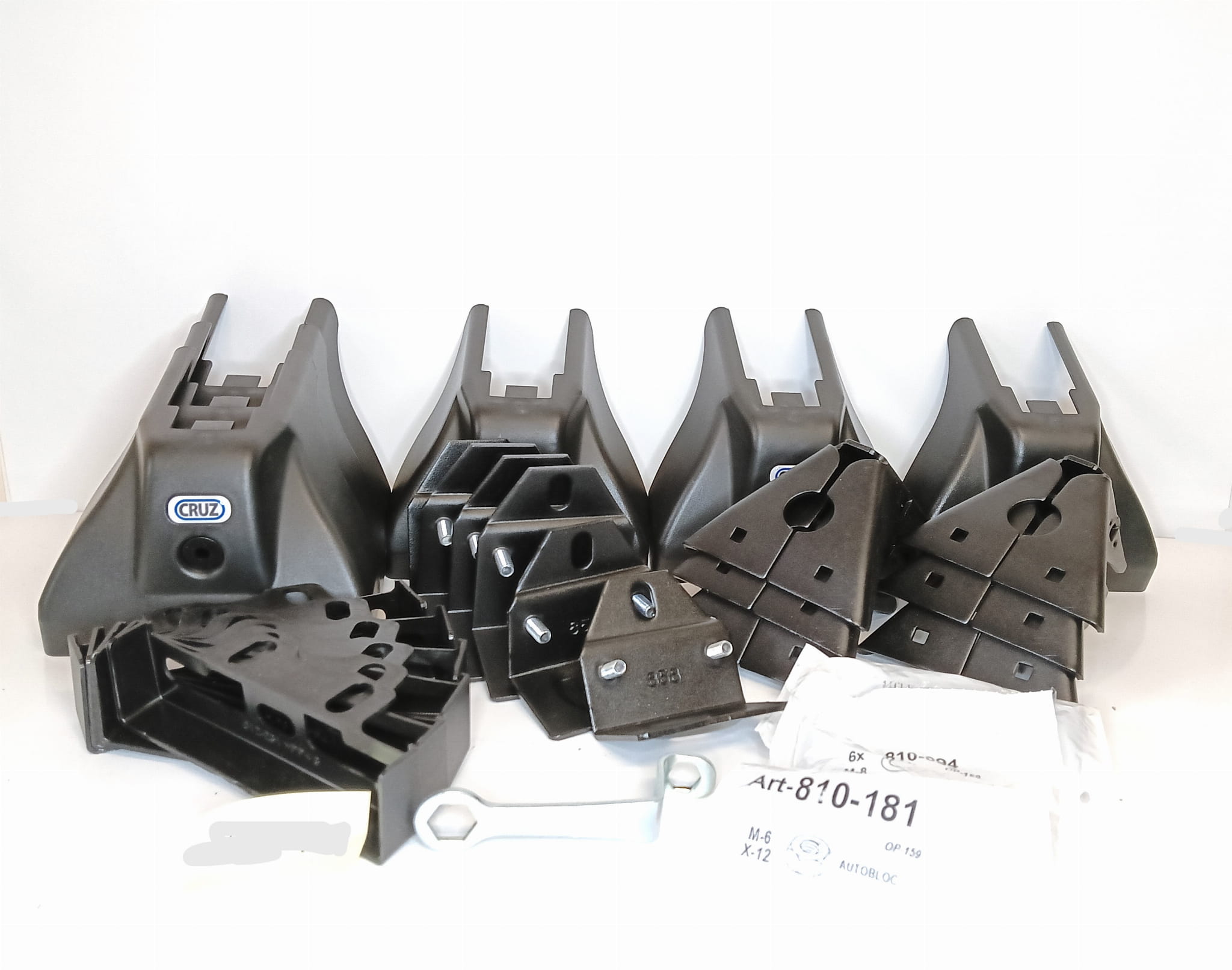 Bagażnik dachowy CRUZ 925-102 + kit 934-447 — Volkswagen Caddy III Maxi (2007-2011) — zastosowanie