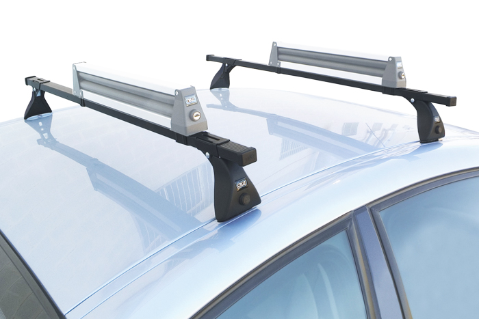 Bagażnik dachowy CRUZ OS-115 + kit 935-438 + stopy 935-000 — Ford Focus II po liftingu Kombi (2008-2011), Ford Focus II Kombi (2005-2011) — zastosowanie