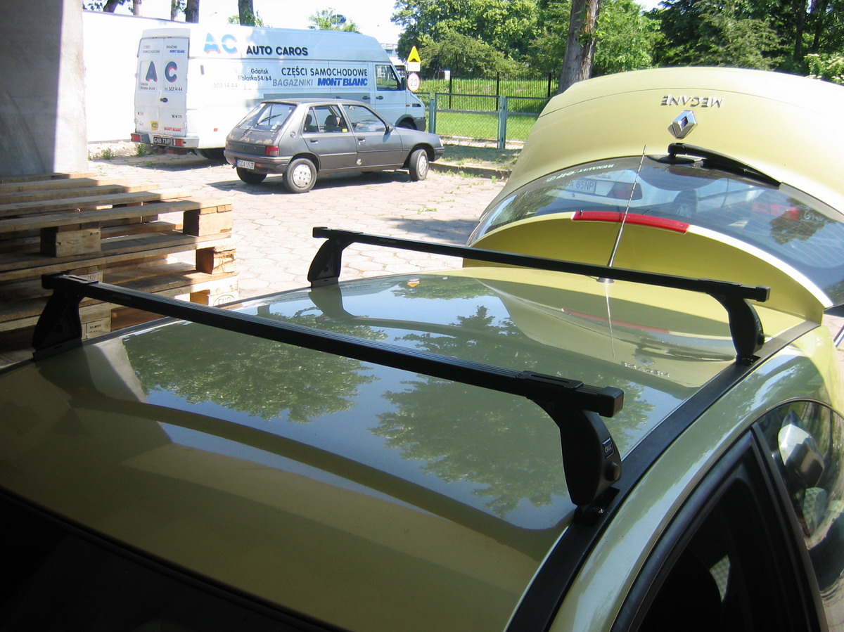 Bagażnik dachowy CRUZ OS-105 + kit 935-398 + stopy 935-000 — Renault Megane II (2002-2009), Renault Megane II Kombi (2003-2010) — zastosowanie