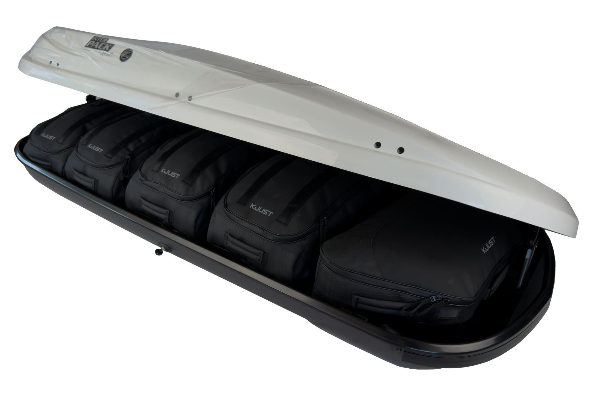 Torby KJUST PRO do boksu dachowego Interpack Zenith 8.6 — torby ułożone w boksie