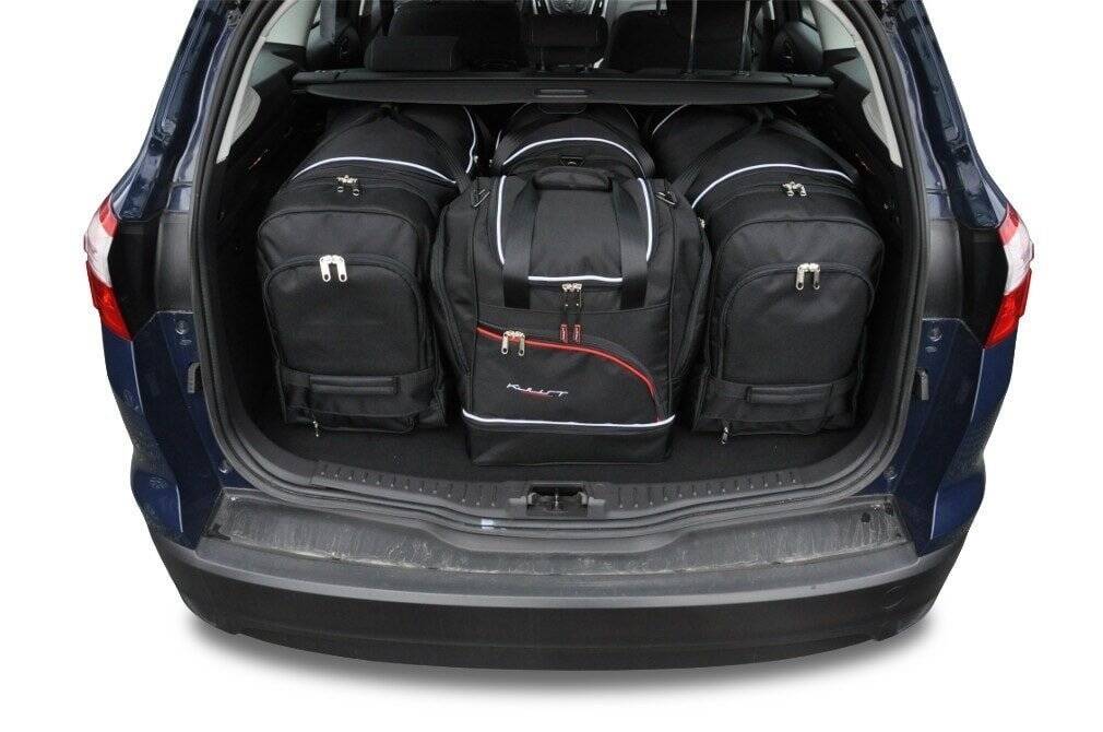 Torby KJUST SPORT do Ford Focus Kombi III — zestaw ułożony w bagażniku