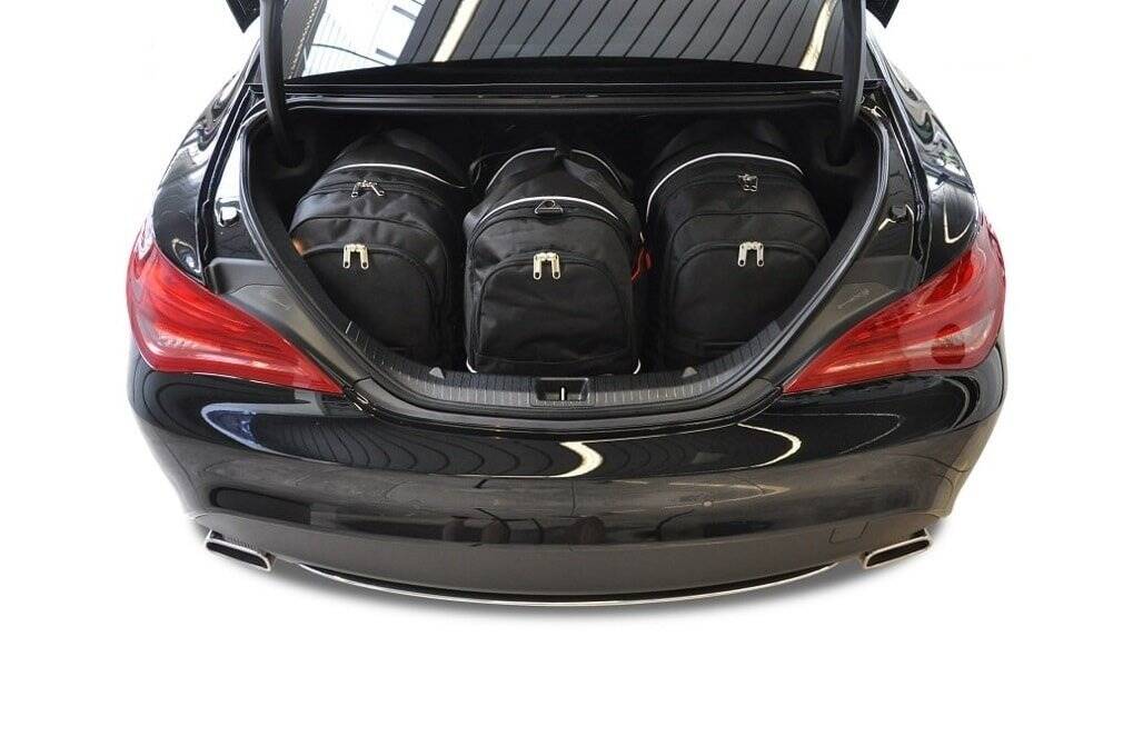 Torby KJUST SPORT do Mercedes-Benz CLA Coupe C117 — zestaw ułożony w bagażniku