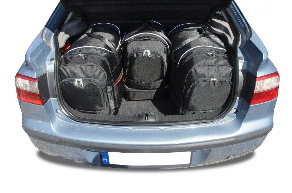 Torby KJUST SPORT do Renault Laguna Hatchback II — torby wyjmowane z bagażnika krok po kroku