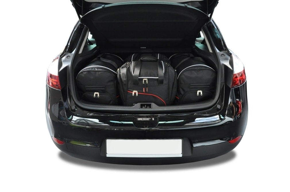 Torby KJUST SPORT do Renault Megane Hatchback III — zestaw ułożony w bagażniku