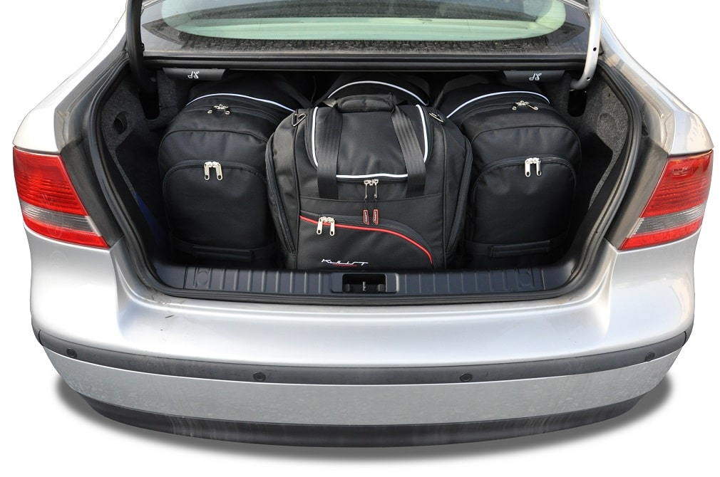 Torby KJUST SPORT do Saab 9-3 Limousine II — zestaw ułożony w bagażniku