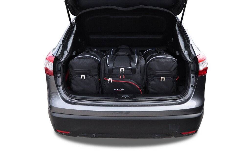 Torby KJUST SPORT do Nissan Qashqai II — zestaw ułożony w bagażniku