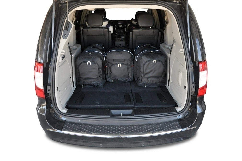 Torby KJUST SPORT do Lancia Voyager I — torby wyjmowane z bagażnika krok po kroku