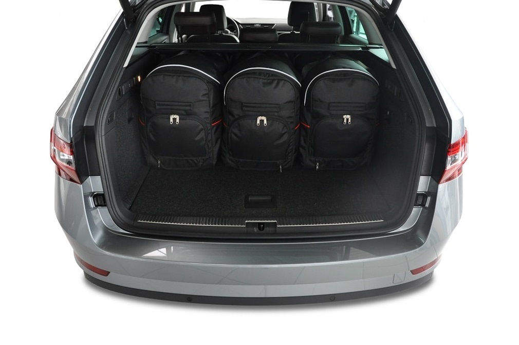 Torby KJUST SPORT do Skoda Superb Kombi III — torby wyjmowane z bagażnika krok po kroku