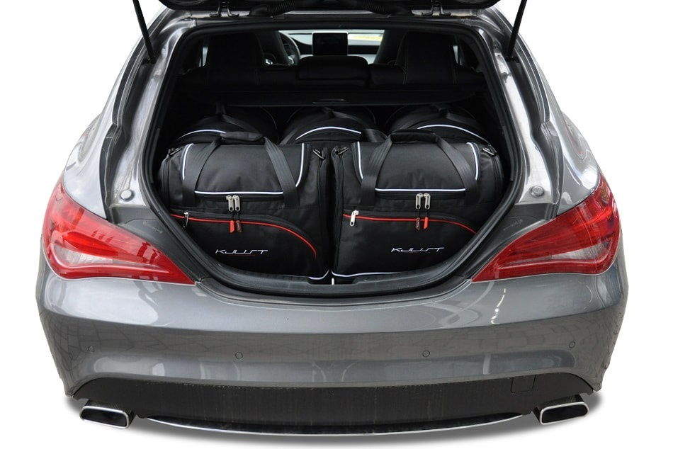 Torby KJUST SPORT do Mercedes-Benz CLA Shooting Brake X117 — zestaw ułożony w bagażniku