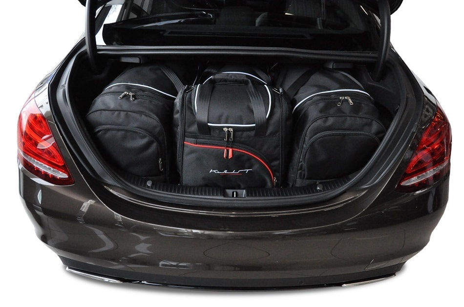 Torby KJUST SPORT do Mercedes-Benz C Limousine W205 — zestaw ułożony w bagażniku