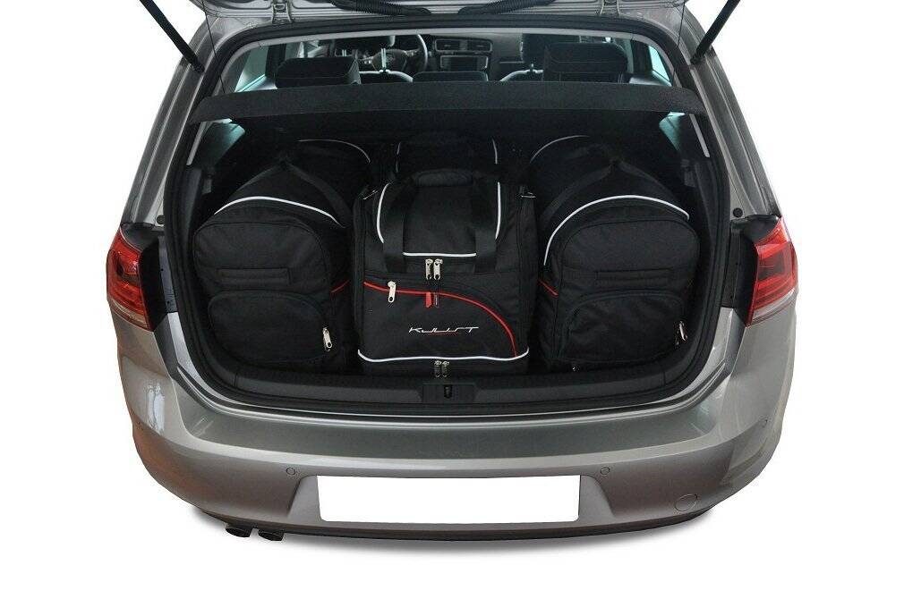 Torby KJUST SPORT do Volkswagen Golf Hatchback VII — zestaw ułożony w bagażniku