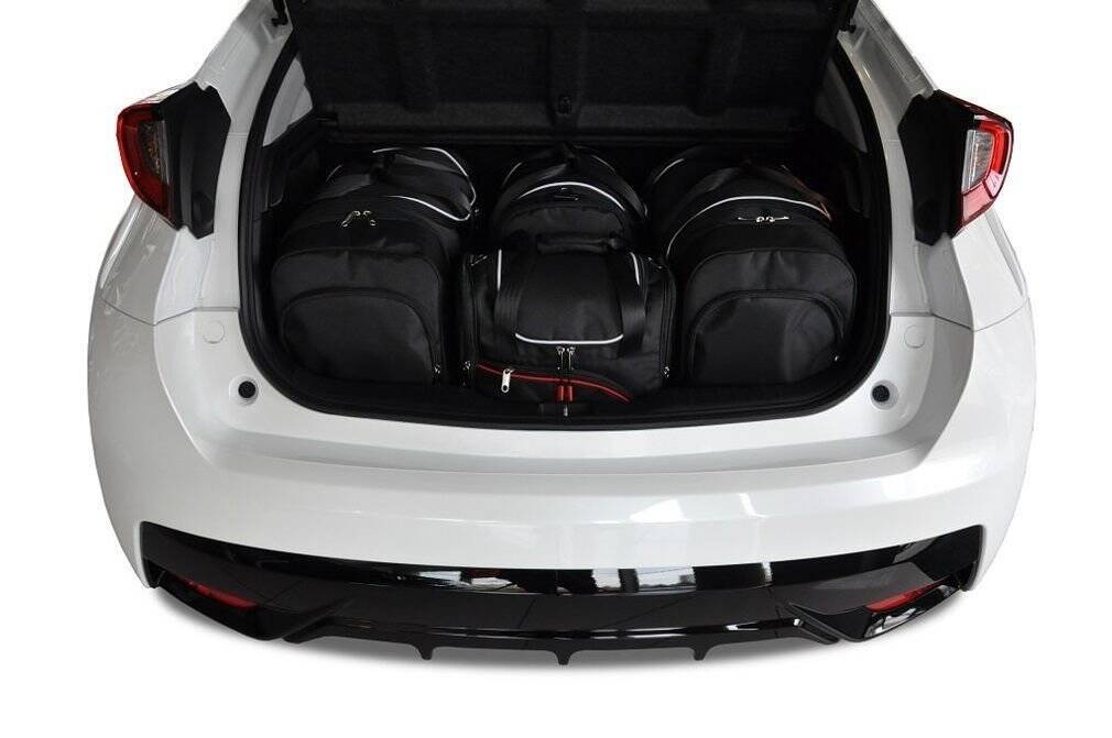 Torby KJUST AERO do Honda Civic Hatchback IX — zestaw ułożony w bagażniku