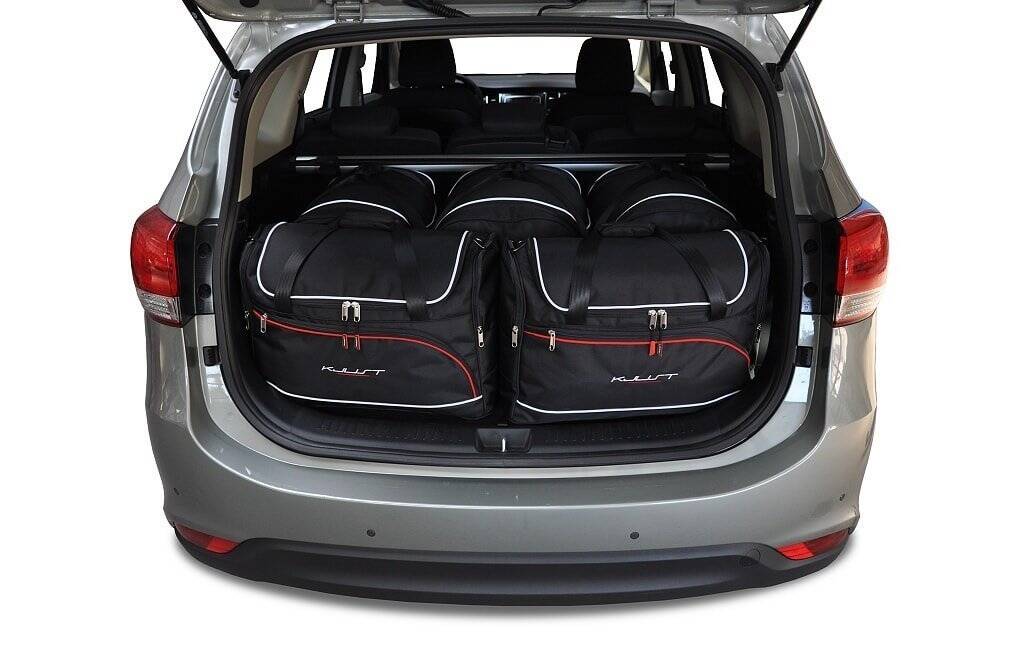 Torby KJUST AERO do Kia Carens Minivan IV — zestaw ułożony w bagażniku