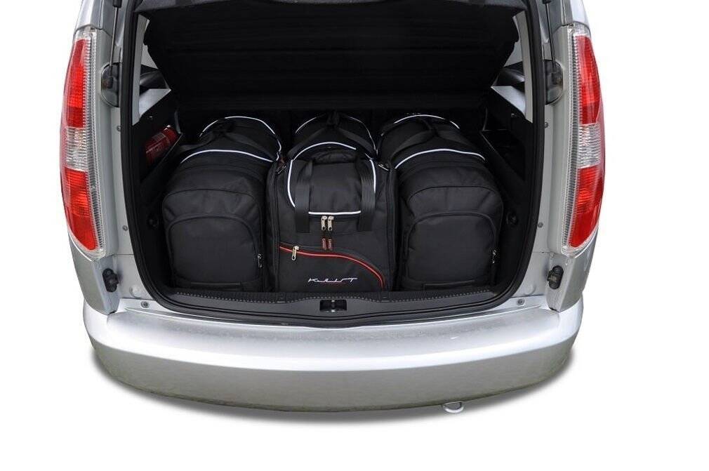 Torby KJUST SPORT do Skoda Roomster Mikrovan I — zestaw ułożony w bagażniku