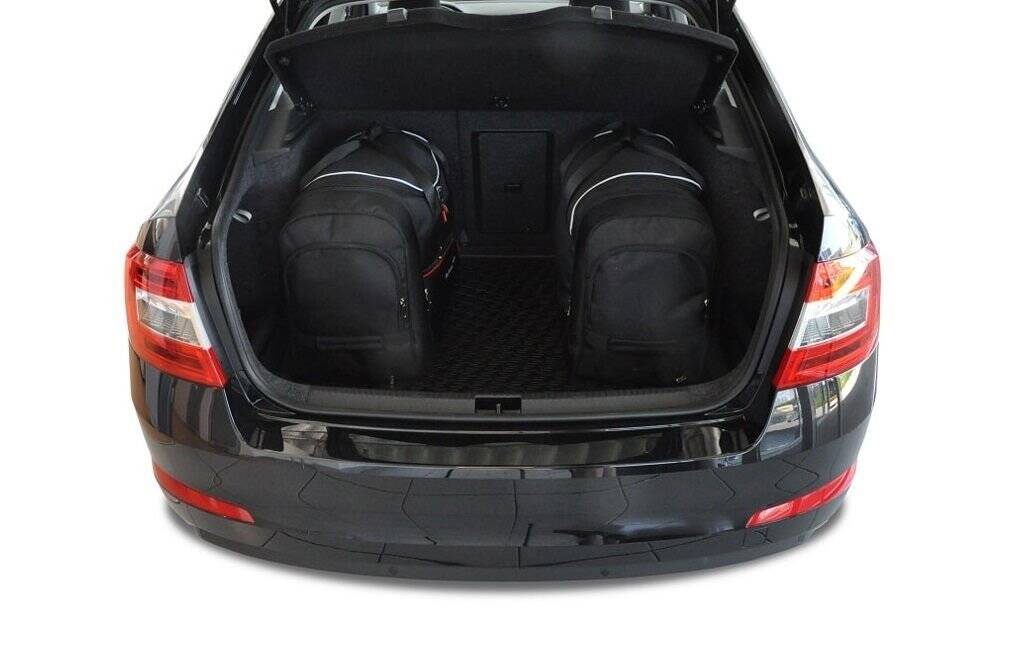Torby KJUST AERO do Skoda Octavia Liftback / RS III — torby wyjmowane z bagażnika krok po kroku