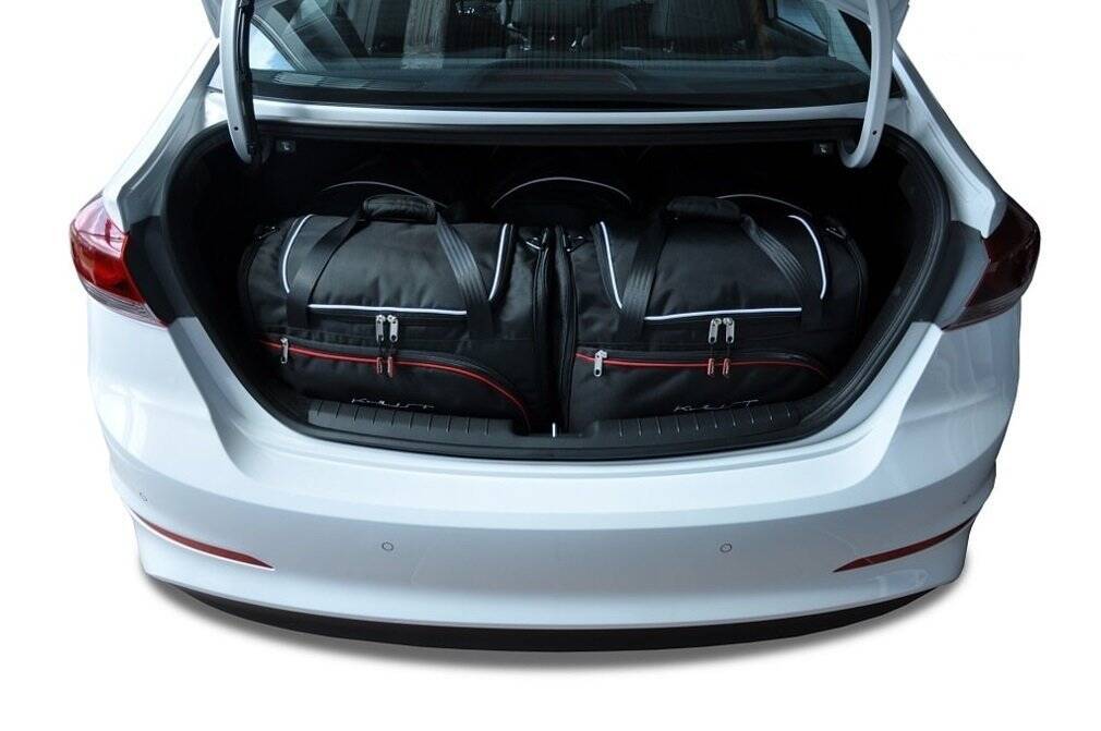 Torby KJUST SPORT do Hyundai Elantra Limousine VI (AD) — zestaw ułożony w bagażniku