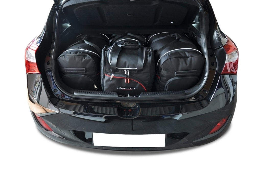 Torby KJUST SPORT do Hyundai i30 Hatchback II — zestaw ułożony w bagażniku