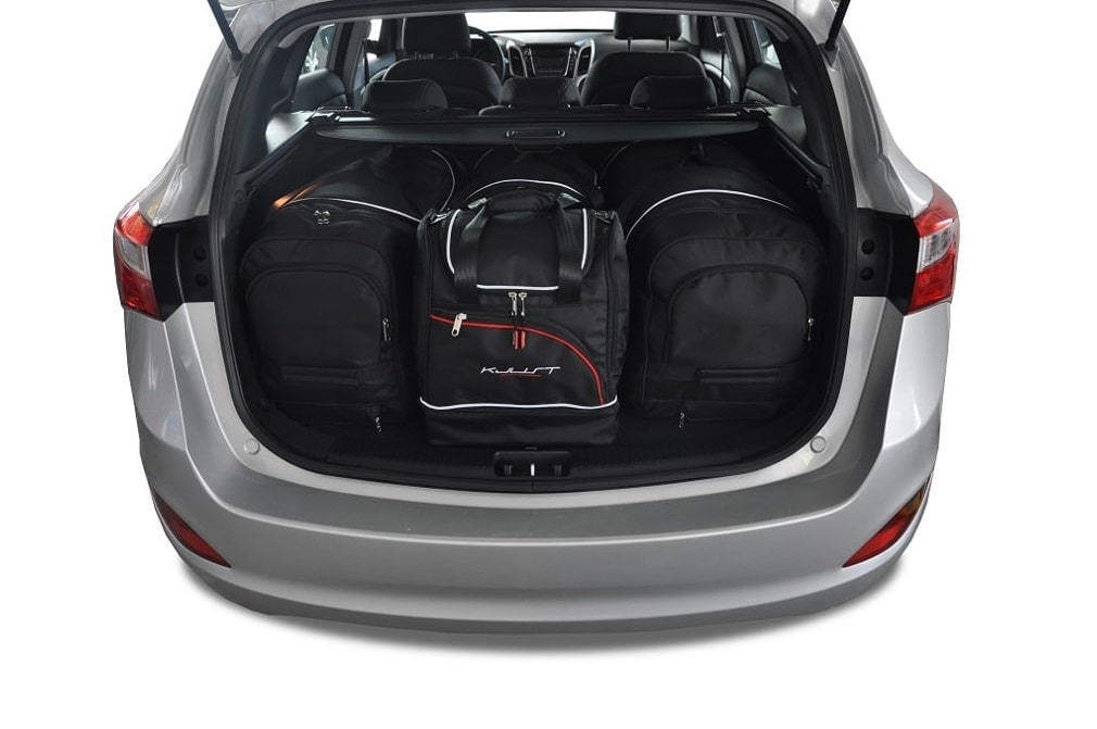 Torby KJUST SPORT do Hyundai i30 Wagon II — zestaw ułożony w bagażniku