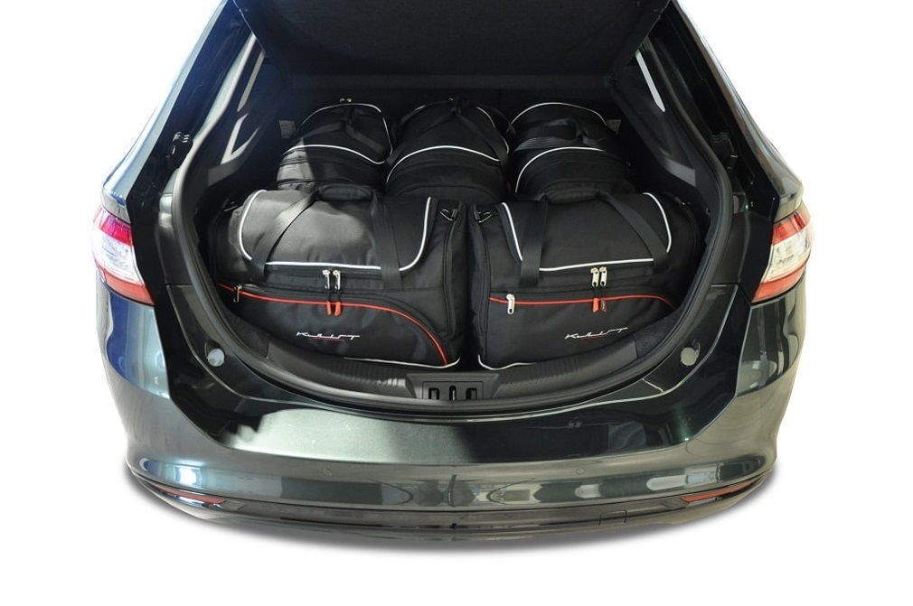 Torby KJUST SPORT do Ford Mondeo Liftback V — zestaw ułożony w bagażniku