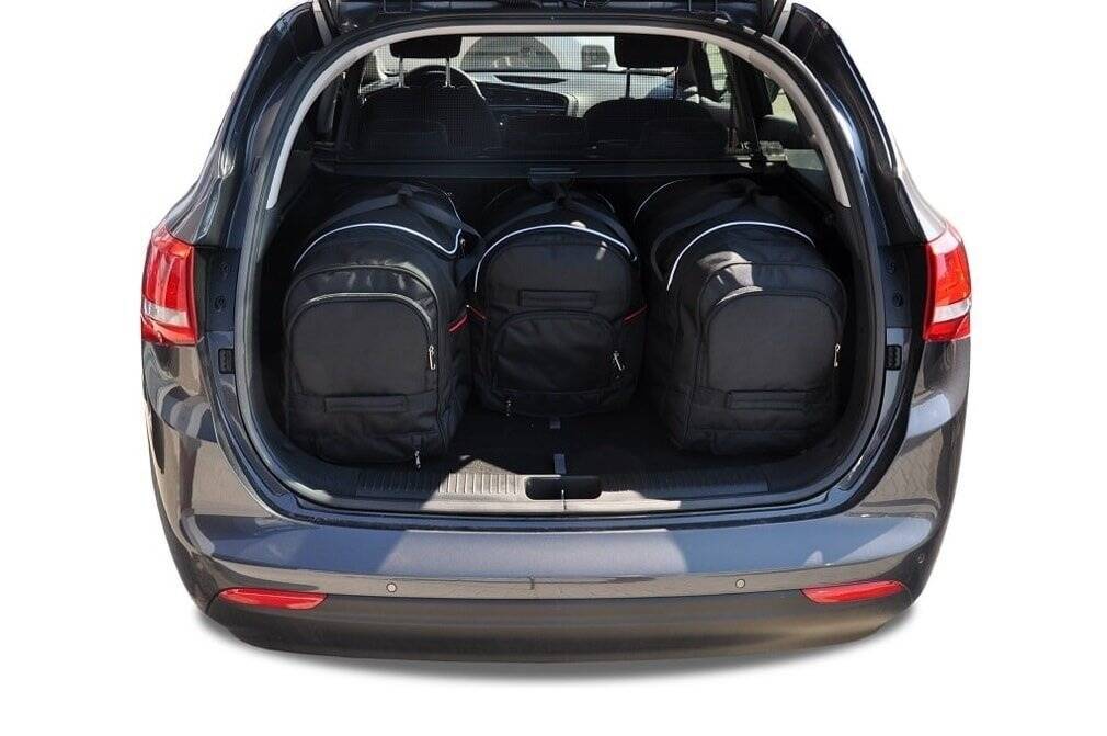 Torby KJUST SPORT do Kia Cee'd SW II — torby wyjmowane z bagażnika krok po kroku