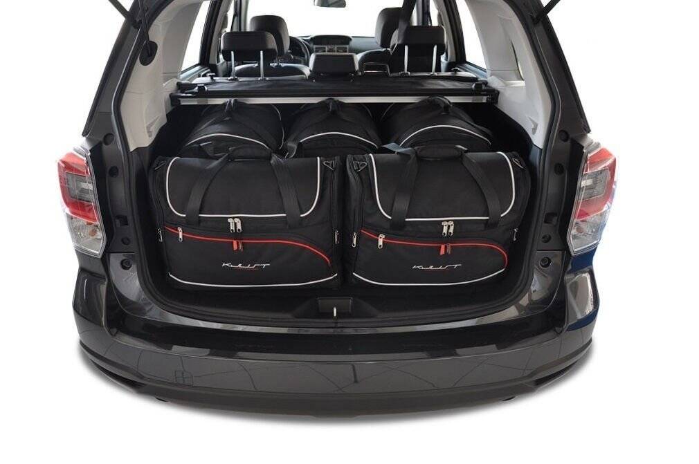 Torby KJUST AERO do Subaru Forester IV (SJ) — zestaw ułożony w bagażniku
