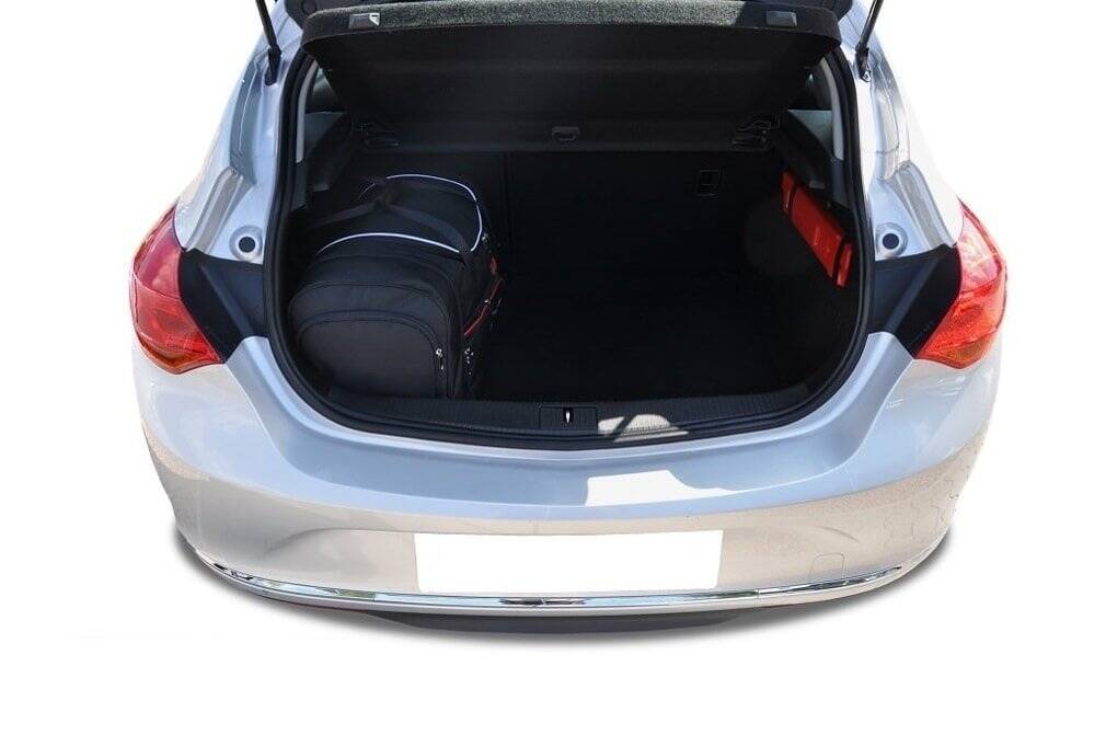 Torby KJUST AERO do Opel Astra Hatchback 5D J (P10) — torby wyjmowane z bagażnika krok po kroku