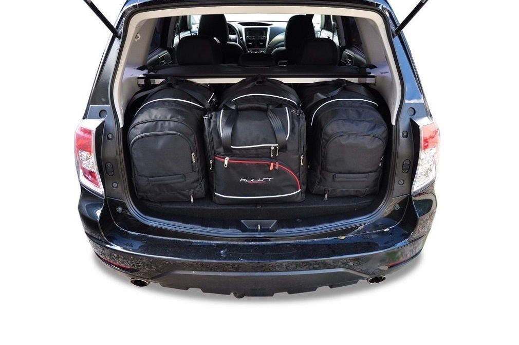 Torby KJUST AERO do Subaru Forester III (SH) — zestaw ułożony w bagażniku
