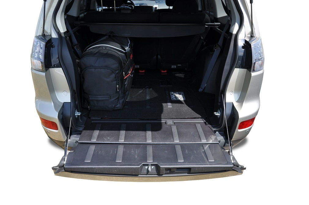 Torby KJUST SPORT do Mitsubishi Outlander II — torby wyjmowane z bagażnika krok po kroku