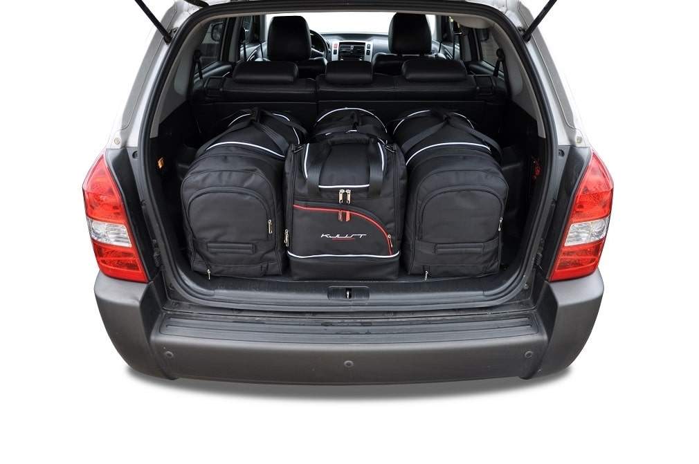 Torby KJUST SPORT do Hyundai Tucson I (JM) — zestaw ułożony w bagażniku