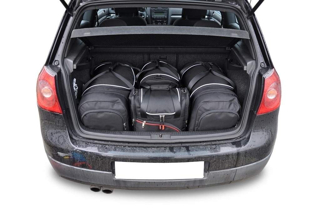 Torby KJUST AERO do Volkswagen Golf Hatchback V — zestaw ułożony w bagażniku