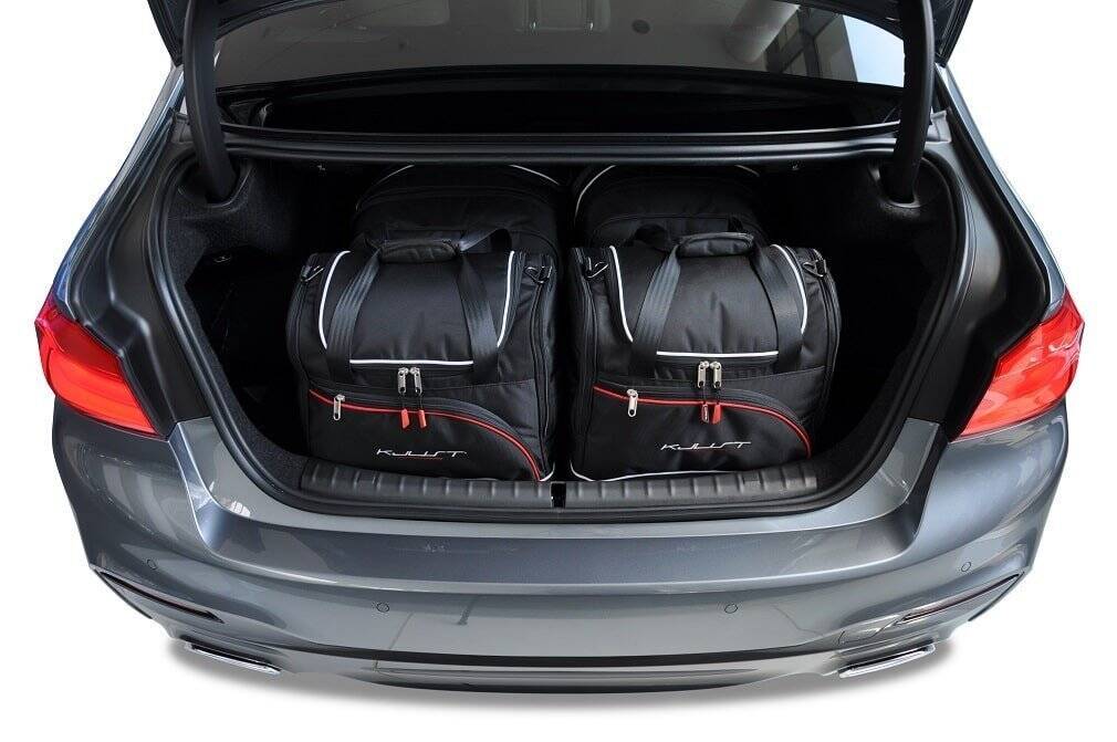Torby KJUST SPORT do BMW 5 / M5 Limousine G30 — zestaw ułożony w bagażniku