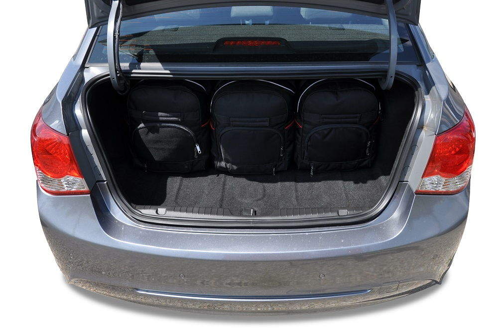 Torby KJUST AERO do Chevrolet Cruze Limousine I (J300) — torby wyjmowane z bagażnika krok po kroku