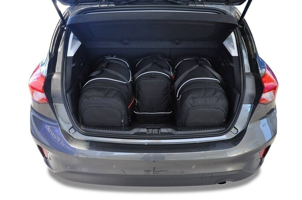 Torby KJUST AERO do Ford Focus IV — torby wyjmowane z bagażnika krok po kroku