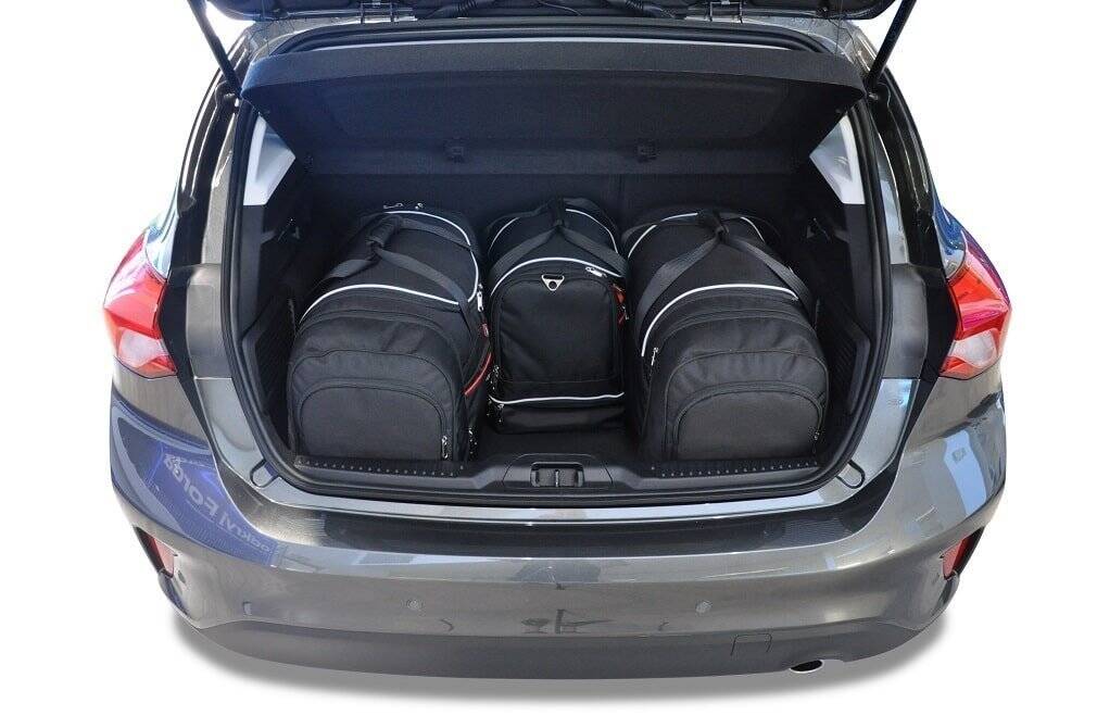 Torby KJUST SPORT do Ford Focus IV — torby wyjmowane z bagażnika krok po kroku
