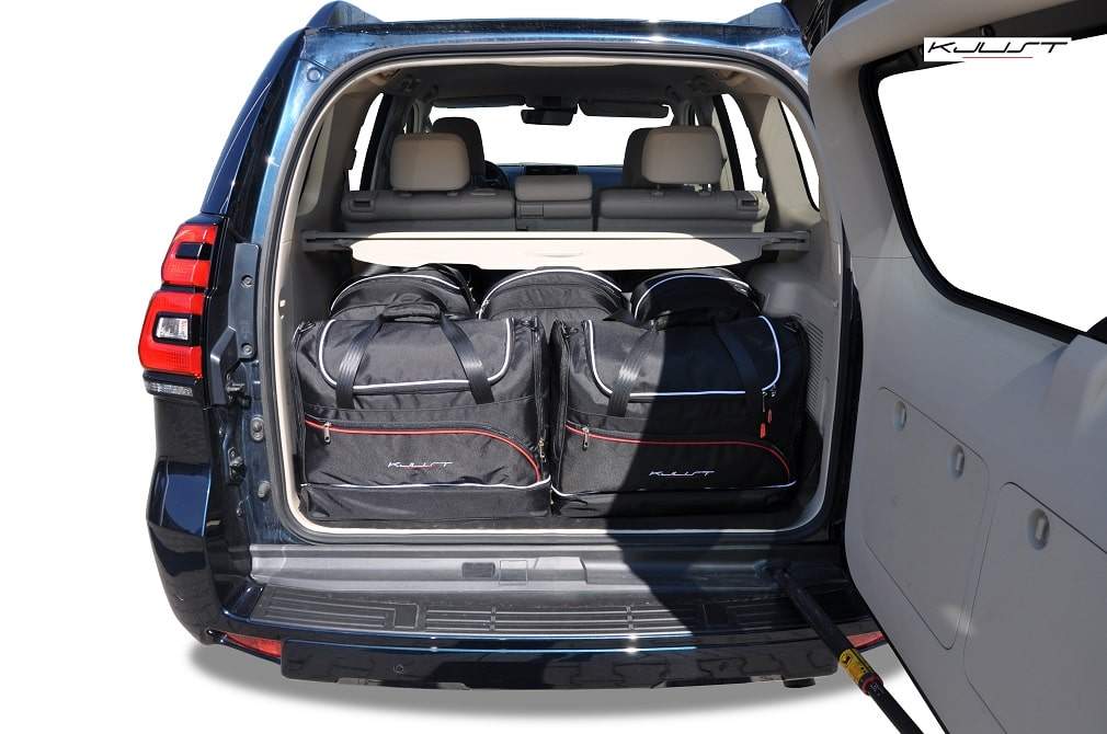 Torby KJUST SPORT do Toyota Land Cruiser 5D VII — zestaw ułożony w bagażniku