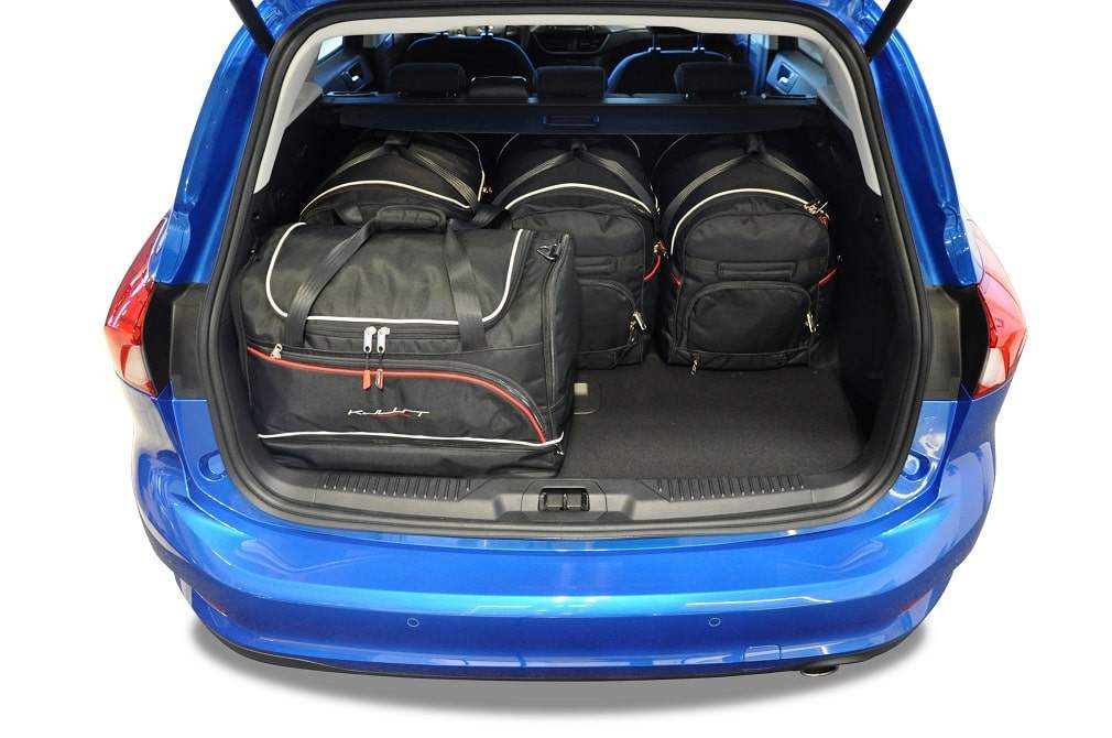 Torby KJUST SPORT do Ford Focus IV — torby wyjmowane z bagażnika krok po kroku