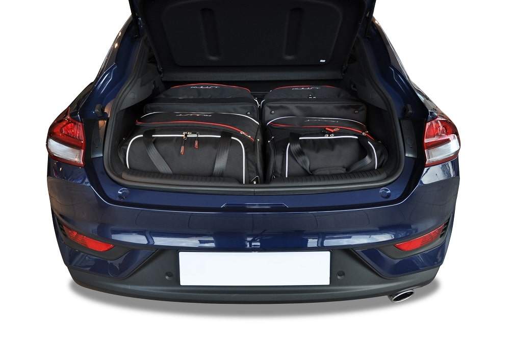 Torby KJUST AERO do Hyundai i30 Fastback III — zestaw ułożony w bagażniku