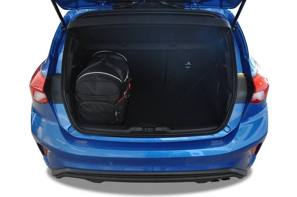 Torby KJUST SPORT do Ford Focus IV — torby wyjmowane z bagażnika krok po kroku