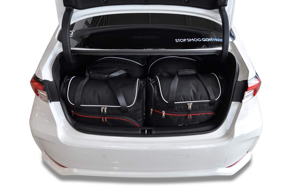 Torby KJUST AERO do Toyota Corolla Limousine XII (E21) — zestaw ułożony w bagażniku