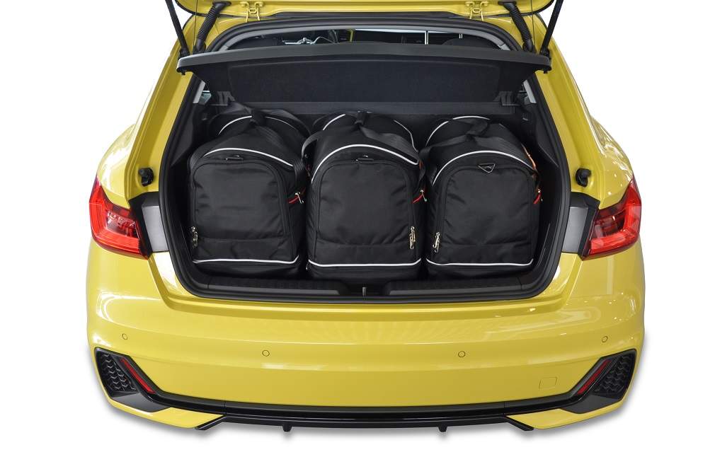 Torby KJUST SPORT do Audi A1 II (GB) — zestaw ułożony w bagażniku